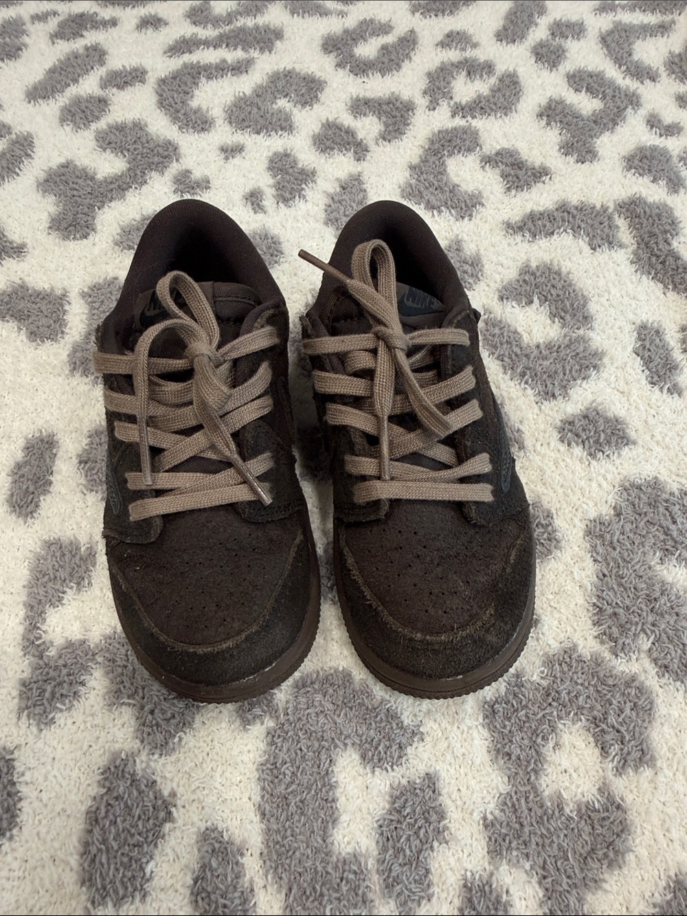 Jordan x Travis Scott Retro 1 Air Jordan Black Suede Sneakers with Brown Laces